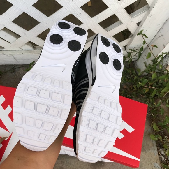 NIKE AUTHENTIC MENS SHOX New - Picture 4 of 8